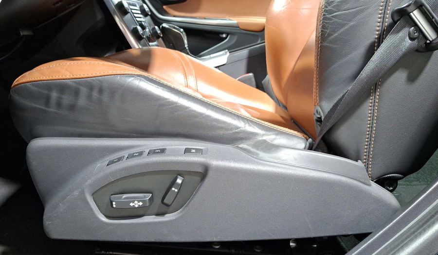 Volvo S60 2.0 T5 MOMENTUM AT Sedan 2014