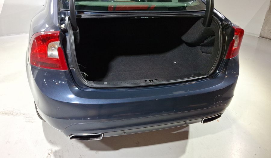 Volvo S60 2.0 T5 MOMENTUM AT Sedan 2014