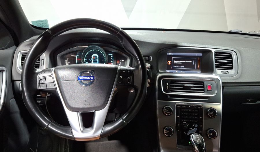 Volvo S60 2.0 T5 MOMENTUM AT Sedan 2014