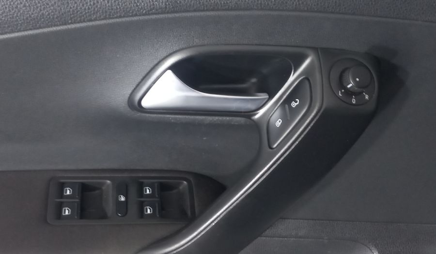 Volkswagen Polo 1.6 STARTLINE Hatchback 2020
