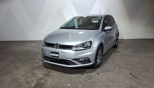 Volkswagen • Polo