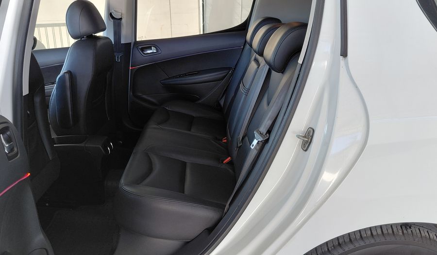 Peugeot 308 2.0 FELINE Hatchback 2012
