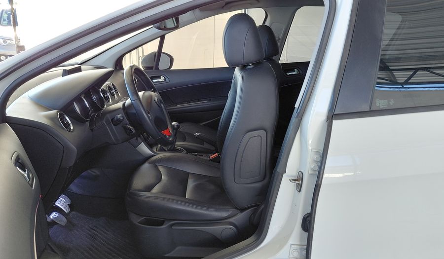 Peugeot 308 2.0 FELINE Hatchback 2012
