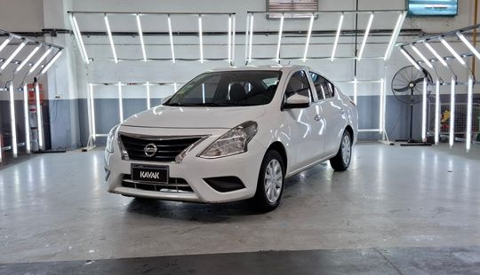 Nissan • Versa