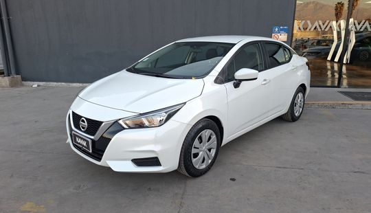 Nissan • Versa