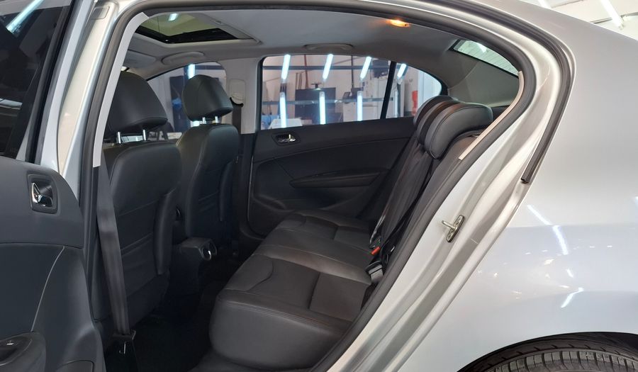 Peugeot 408 2.0 16V FELINE Sedan 2015