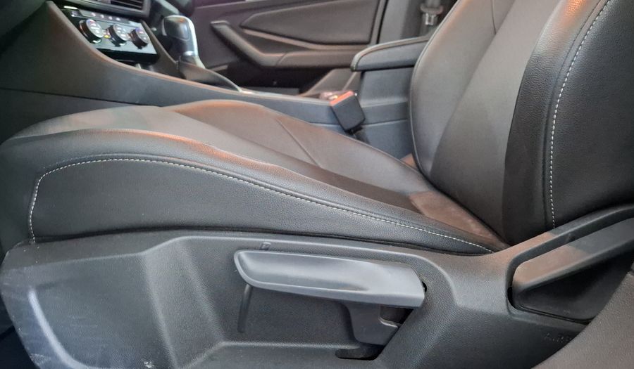 Volkswagen Jetta 1.4 R-LINE AUTO Sedan 2019