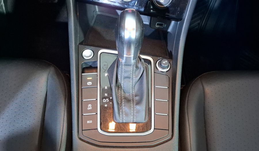Volkswagen Jetta 1.4 R-LINE AUTO Sedan 2019