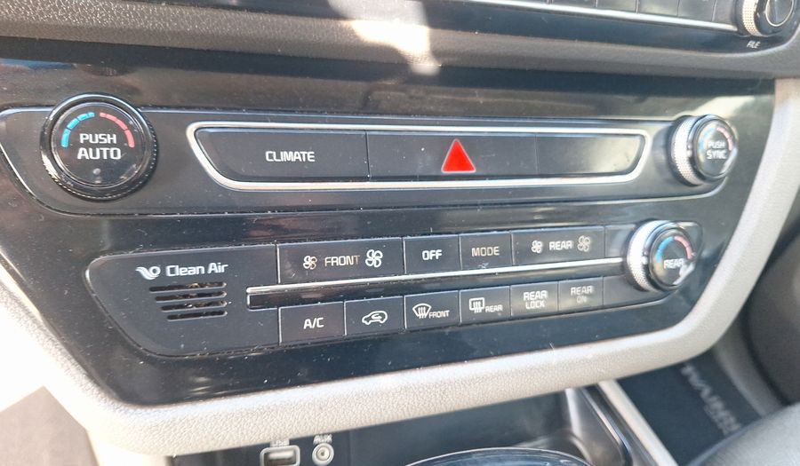 Kia Grand Carnival 3.3 GSL EX FULL AUTO Minivan 2018