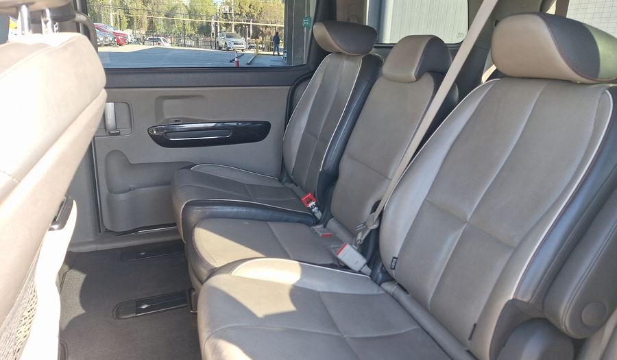 Kia Grand Carnival 3.3 GSL EX FULL AUTO Minivan 2018
