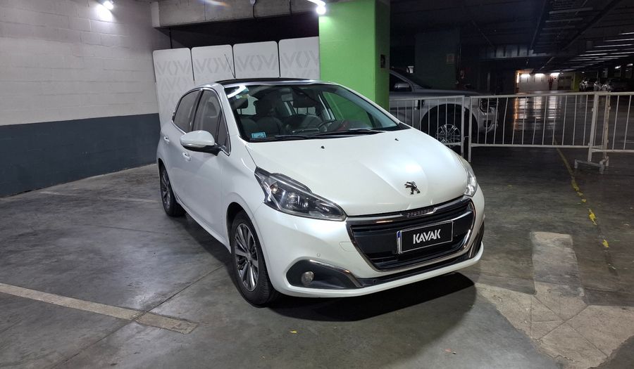 Peugeot 208 1.6 FELINE Hatchback 2017