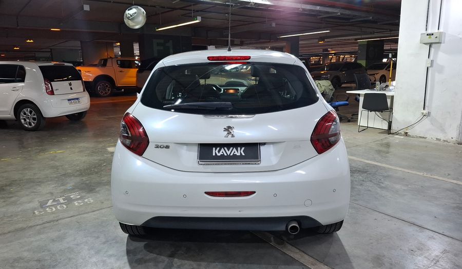 Peugeot 208 1.6 FELINE Hatchback 2017