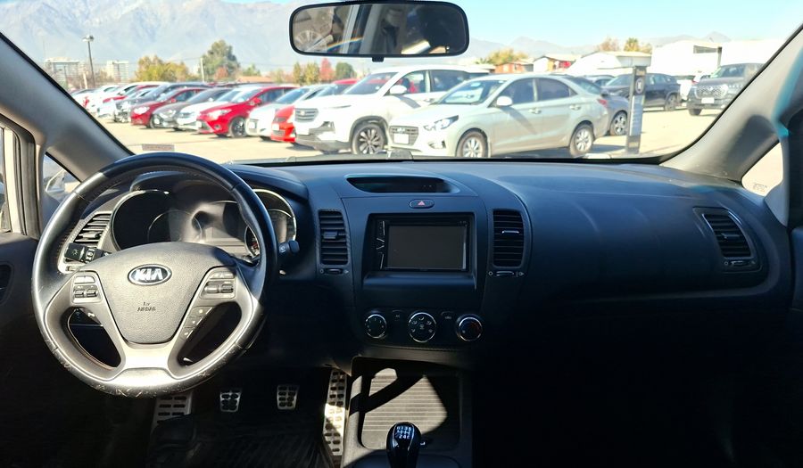 Kia Cerato 1.6 EX AC DAB Sedan 2015