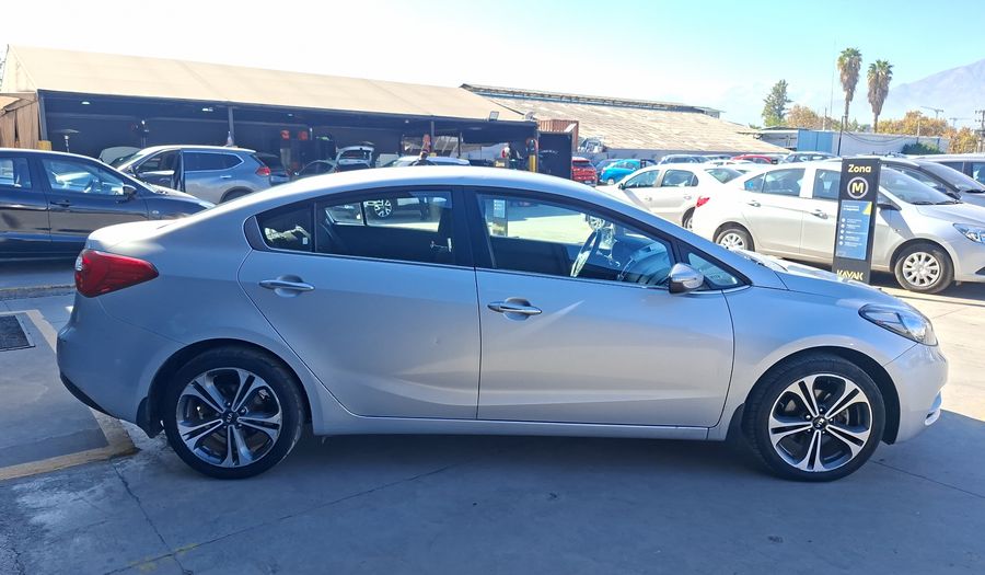 Kia Cerato 1.6 EX AC DAB Sedan 2015
