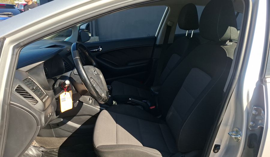 Kia Cerato 1.6 EX AC DAB Sedan 2015