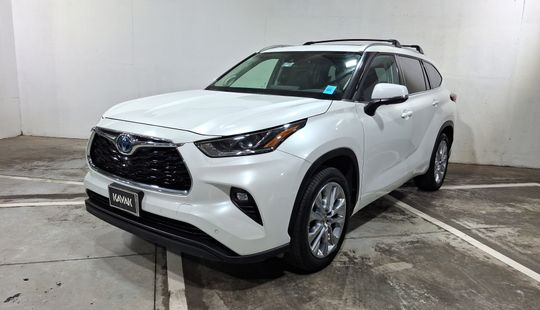 2023 • 50,490 km • Automático