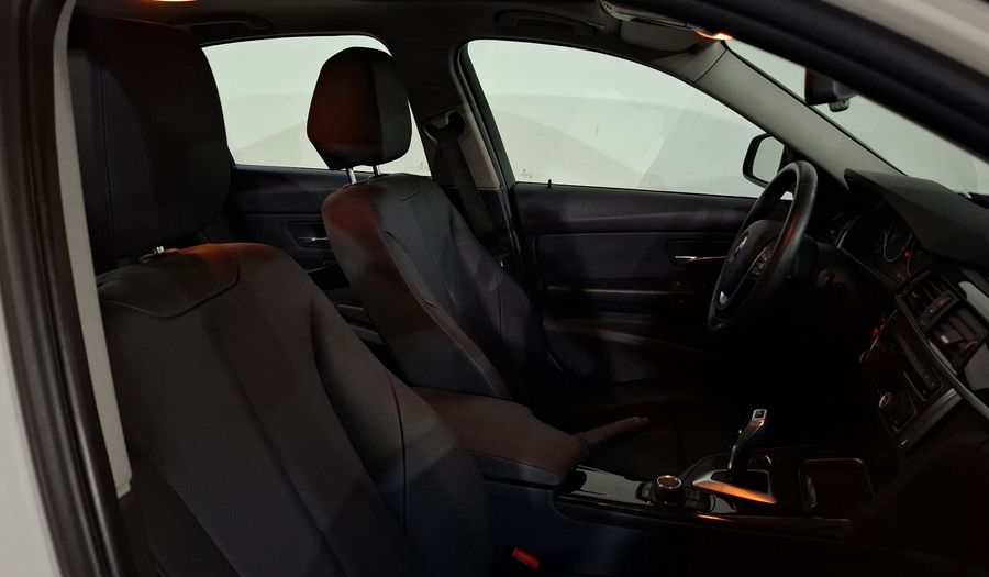 Bmw Serie 3 2.0 320IA LUXURY LINE Sedan 2014