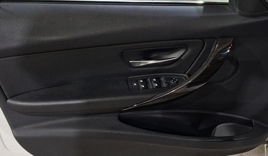 Bmw Serie 3 2.0 320IA LUXURY LINE Sedan 2014