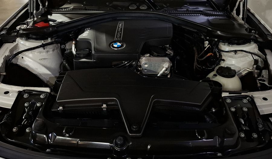 Bmw Serie 3 2.0 320IA LUXURY LINE Sedan 2014