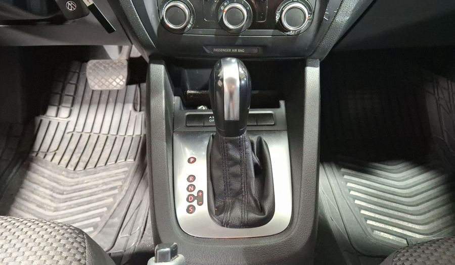 Volkswagen Jetta 2.0 TIPTRONIC Sedan 2013