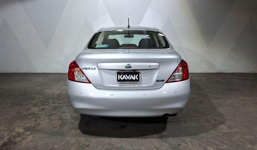 Nissan Versa 1.6 SENSE TM AC Sedan 2013