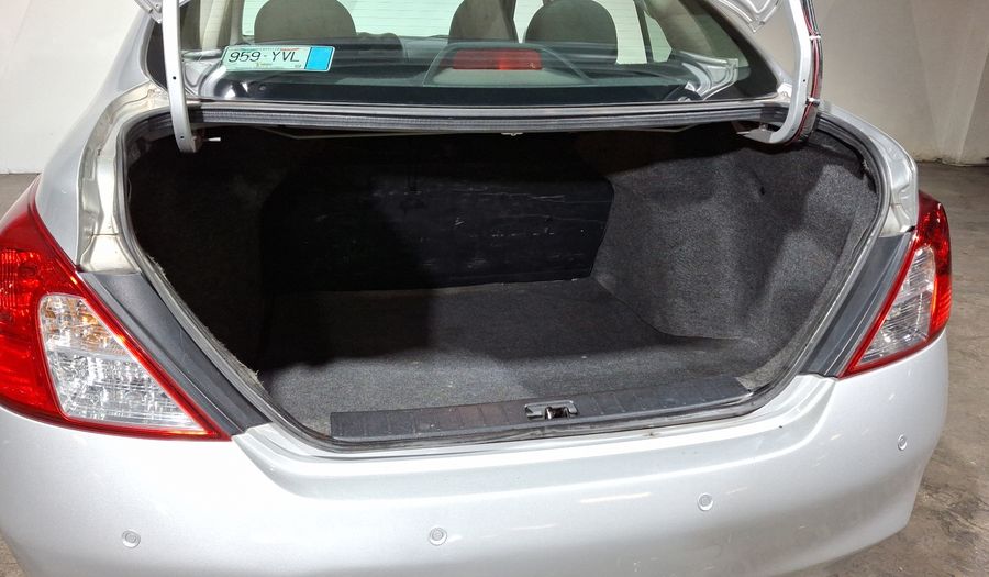 Nissan Versa 1.6 SENSE TM AC Sedan 2013