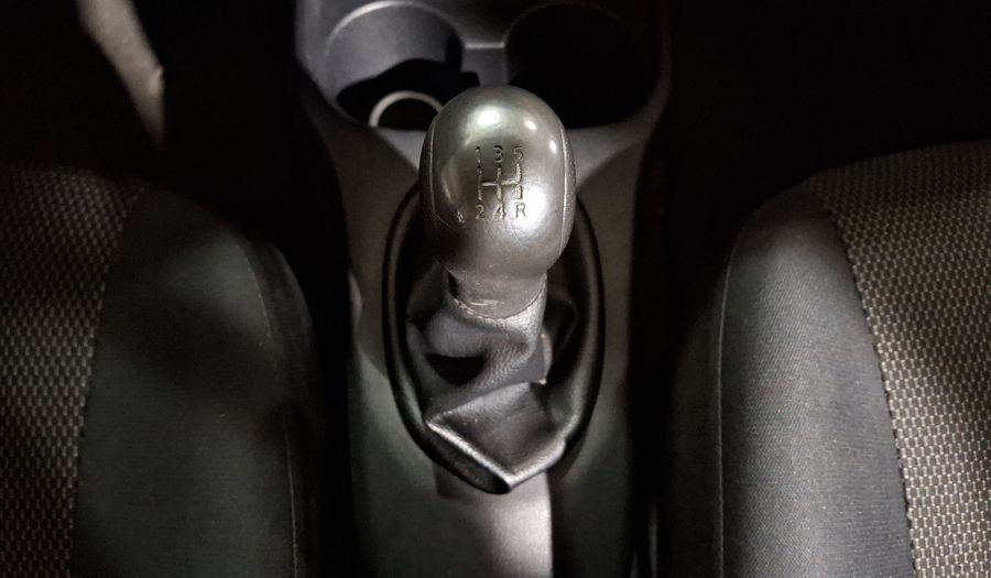 Nissan Versa 1.6 SENSE TM AC Sedan 2013