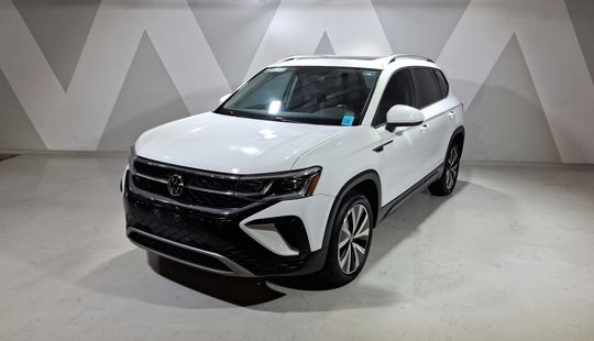 Volkswagen • Taos