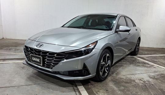 Hyundai • Elantra