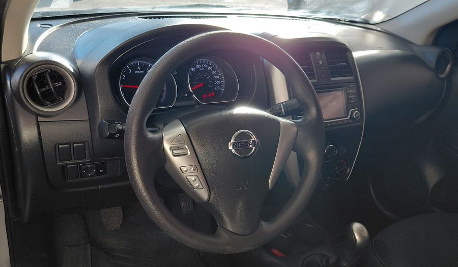 Nissan Versa 1.6 ADVANCE Sedan 2017