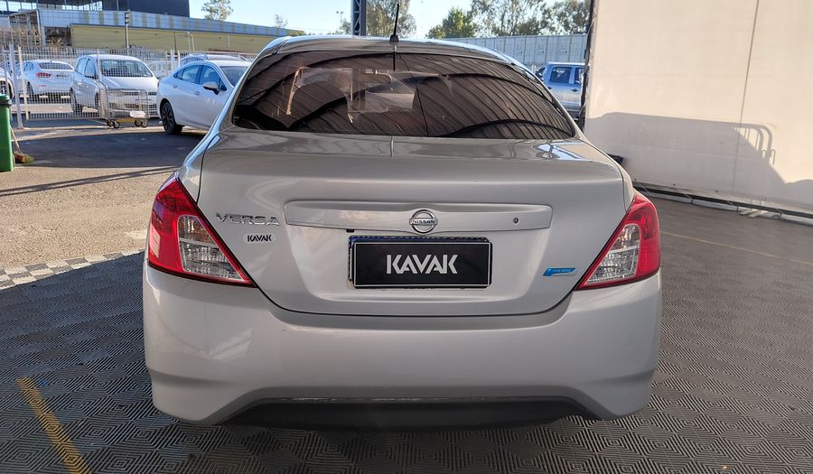 Nissan Versa 1.6 ADVANCE Sedan 2017