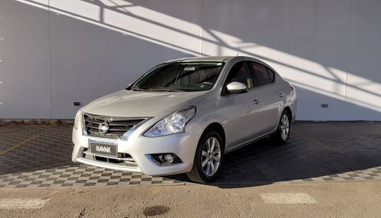 Nissan • Versa