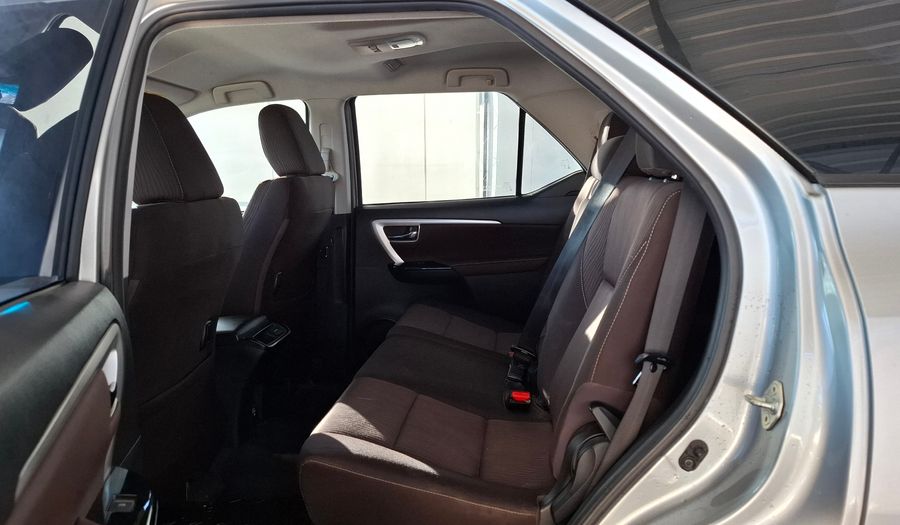 Toyota Sw4 2.8 TDI SR 4WD Suv 2017