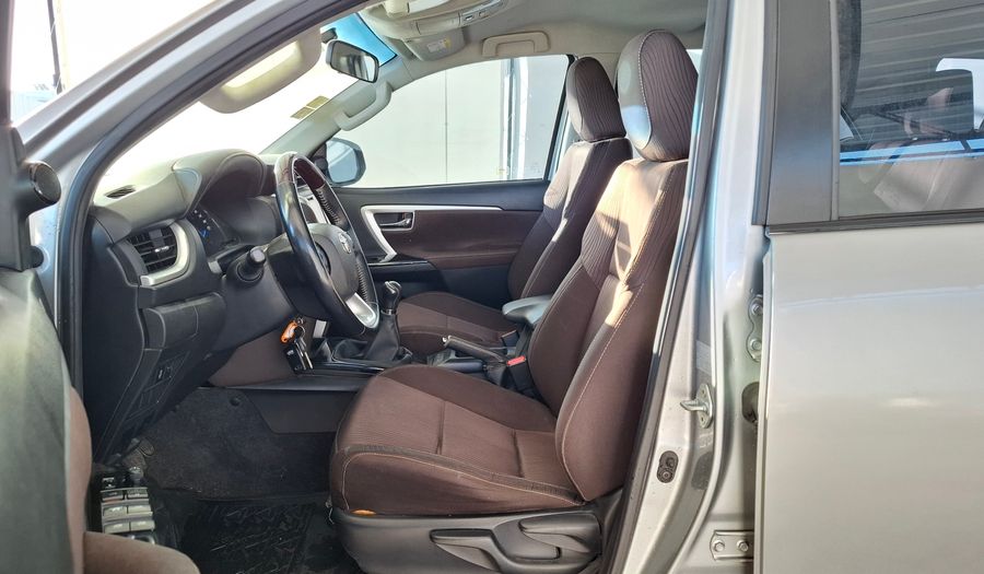 Toyota Sw4 2.8 TDI SR 4WD Suv 2017