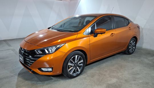 Nissan • Versa