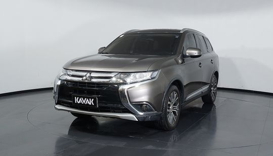 Mitsubishi • Outlander