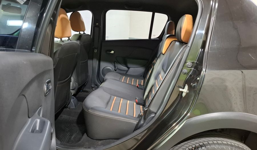 Renault Sandero Stepway 1.6 ZEN Hatchback 2020