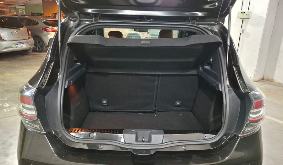 Renault Sandero Stepway 1.6 ZEN Hatchback 2020
