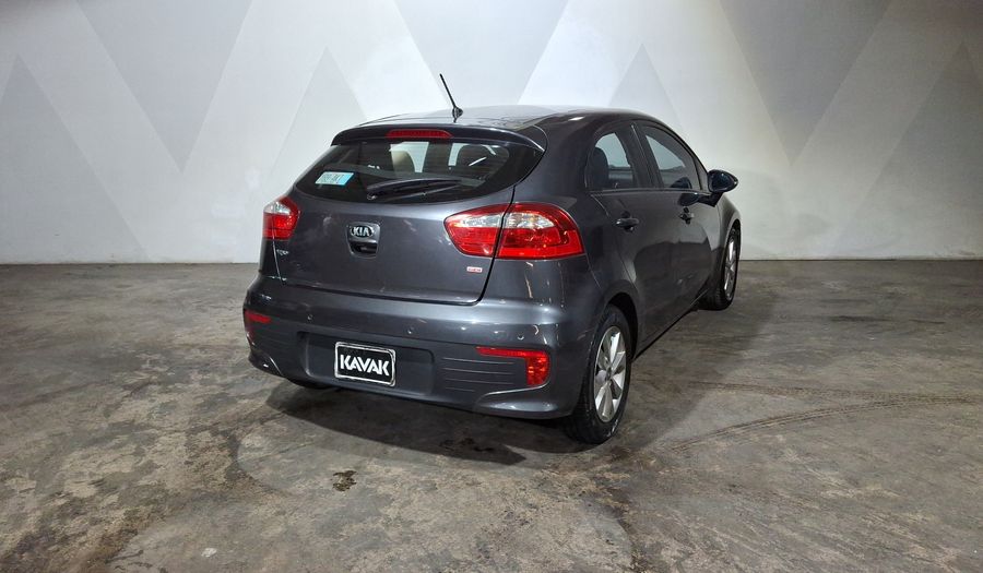 Kia Rio 1.6 EX MT Hatchback 2017