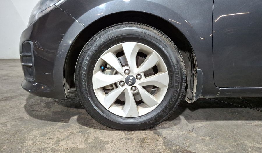 Kia Rio 1.6 EX MT Hatchback 2017