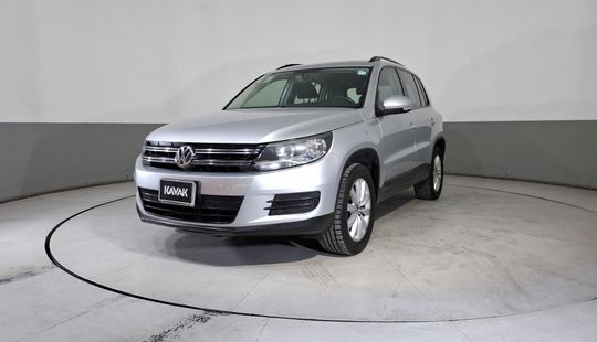 Volkswagen • Tiguan
