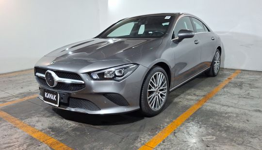 Mercedes Benz • Clase CLA