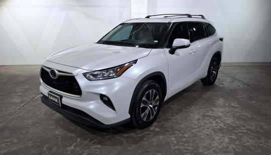 Toyota • Highlander