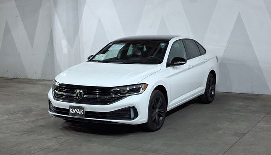 Volkswagen • Jetta