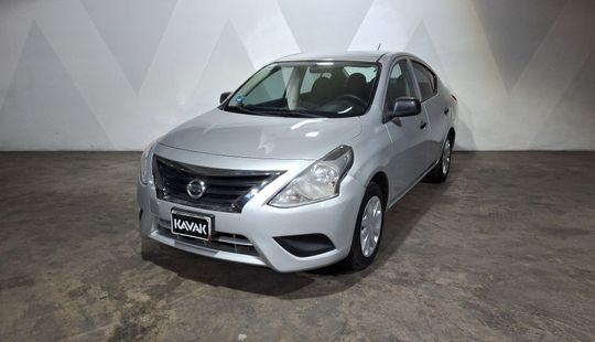 Nissan • Versa