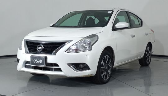 Nissan • Versa