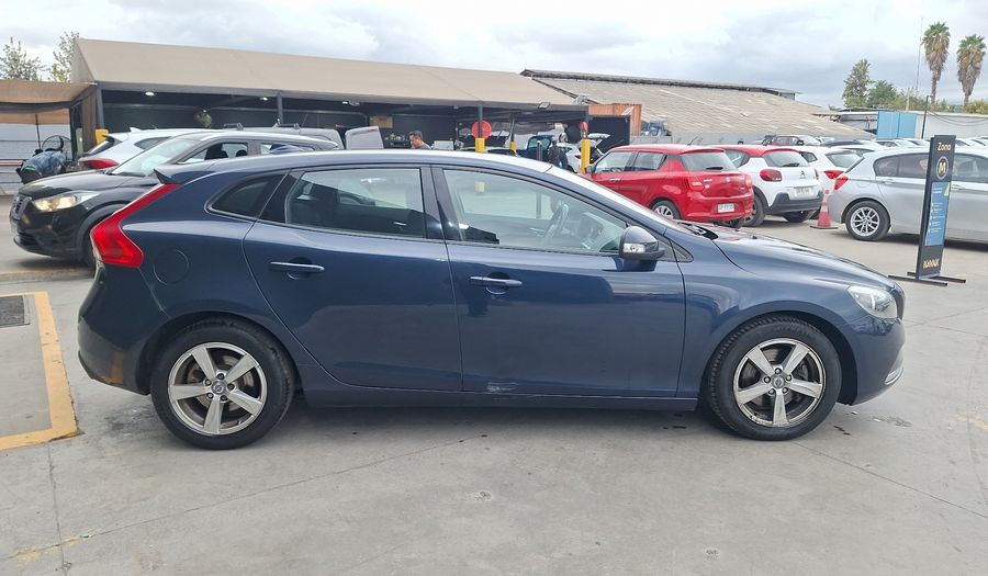 Volvo V40 1.6 T4 COMFORT Hatchback 2015