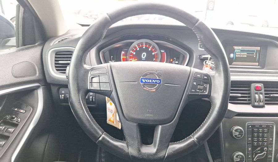 Volvo V40 1.6 T4 COMFORT Hatchback 2015