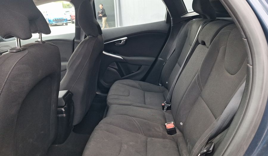 Volvo V40 1.6 T4 COMFORT Hatchback 2015