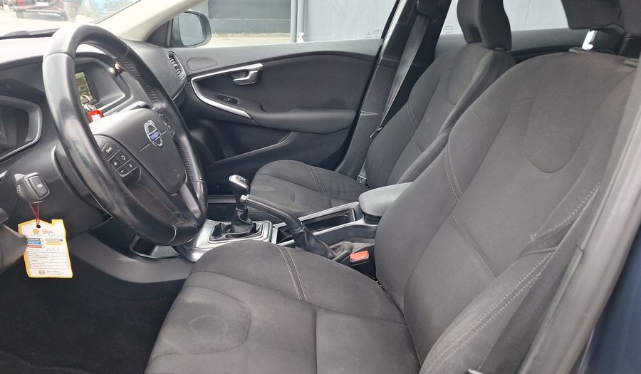 Volvo V40 1.6 T4 COMFORT Hatchback 2015